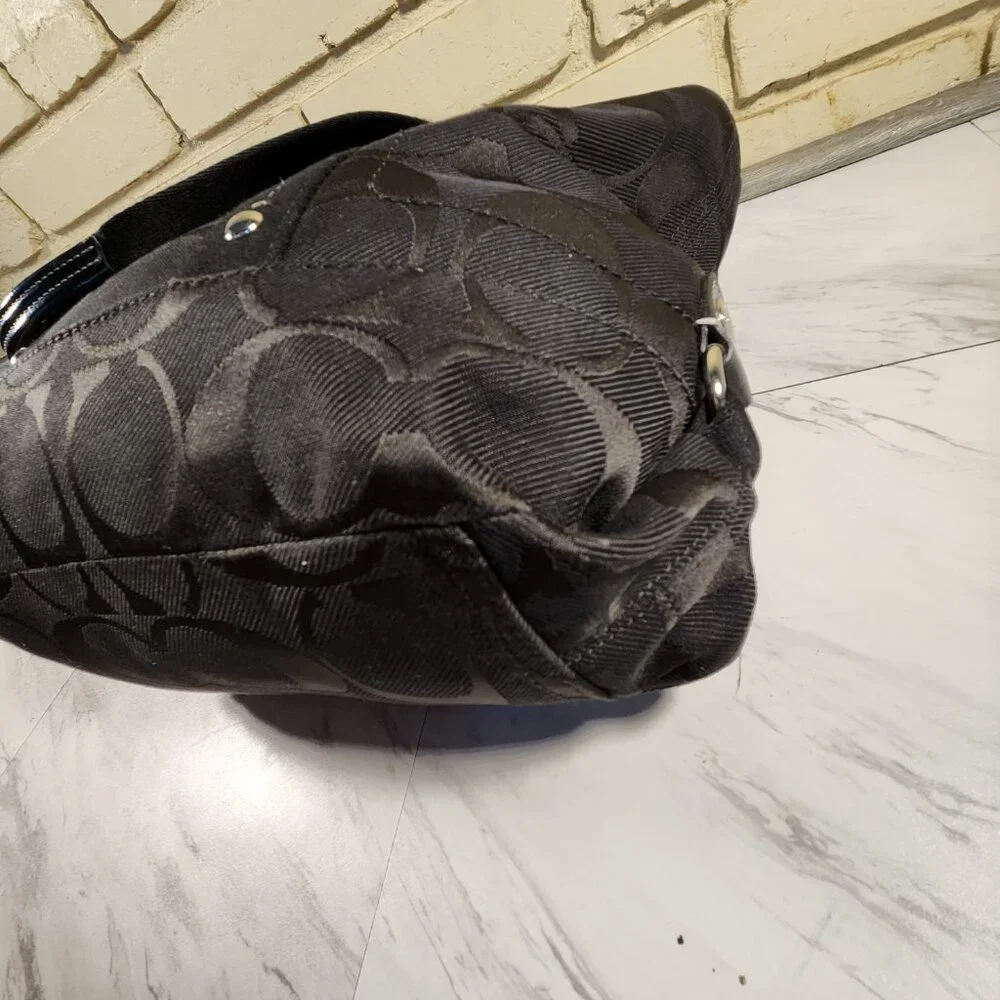 Coach c92 17x14x4